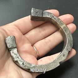 Translate this title in English: Ancient Solid Silver Bracelet 925 Silver Ethnic Tank Creator Bangle 137g
