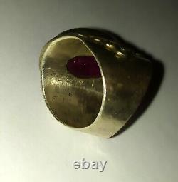 Translation: 'Antique Solid Silver Ring with Large Cabochon Cut Garnet'