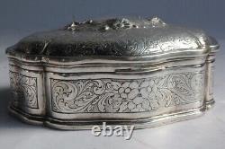 Translation: 'Antique solid silver jewelry box (50909)'