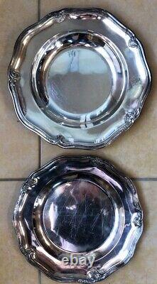 Two Small Old Round Dishes In Solid Silver Punches And Coats Of Arms 1056 Gr