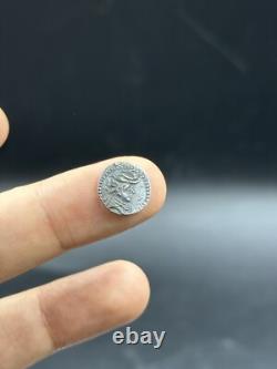 Very ancient authentic Roman piece unique face of a king in solid silver