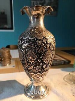 Very beautiful antique solid silver vase. Persia. 580 gr. Islamic art. Hallmark.