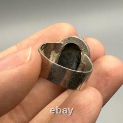 Very old ancient Roman ring in solid silver with lapis lazuli and carved stone