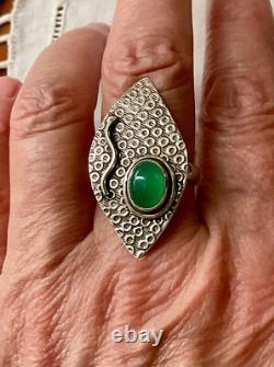 Vintage Brutalist Solid Silver Ring with Genuine Chrysoprase Cabochon