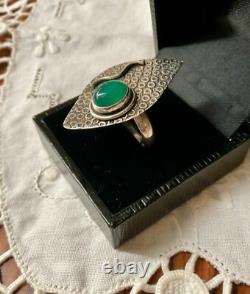 Vintage Brutalist Solid Silver Ring with Genuine Chrysoprase Cabochon
