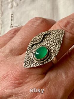 Vintage Brutalist Solid Silver Ring with Genuine Chrysoprase Cabochon