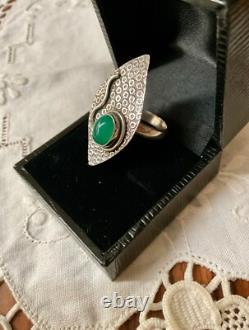 Vintage Brutalist Solid Silver Ring with Genuine Chrysoprase Cabochon