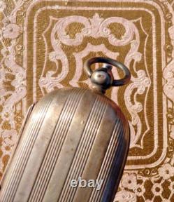 ANCIEN PORTE LOUIS en ARGENT MASSIF ciselé XIXe