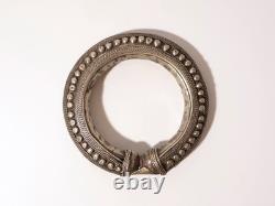 Ancien Bracelet jonc Bédouin Yemen/Rashaïda argent massif tribal XIXe siècle