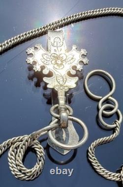 Ancien Châtelaine / Pince de Montre en Argent Massif signé Alfred Quantin XIXe