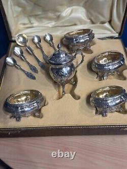 Ancien Coffret 4 Salerons Et Un Moutardier En Argent Massif Poinçon Minerve