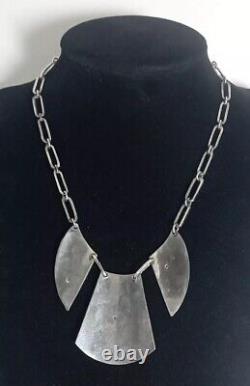 Ancien Collier Style Égyptien En Argent Massif