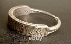 Ancien Gros Bracelet Ethnique En Argent Massif