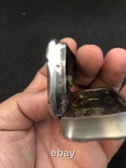 Ancien Tabatière En Argent Massif Décor De Ferronneries Dans Lesquels