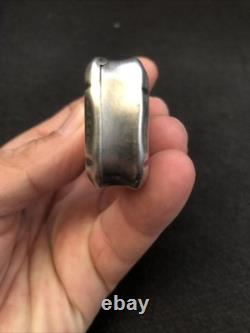 Ancien Tabatière En Argent Massif Décor De Ferronneries Dans Lesquels