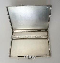 Ancien, Tres joli étui à cigarettes en ARGENT MASSIF poinçonné. 179,2 grammes