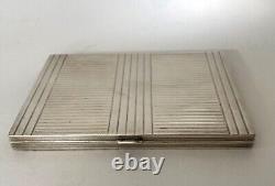 Ancien, Tres joli étui à cigarettes en ARGENT MASSIF poinçonné. 179,2 grammes