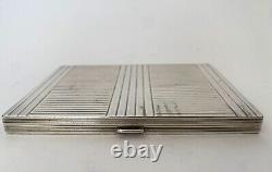 Ancien, Tres joli étui à cigarettes en ARGENT MASSIF poinçonné. 179,2 grammes