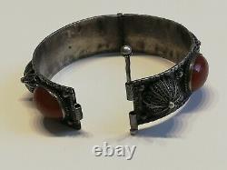 Ancien bracelet en argent massif et cornaline
