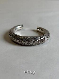 Ancien bracelet jonc grelots intérieur en argent massif poinçon 925