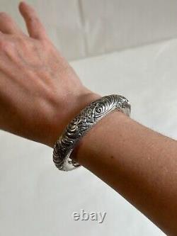 Ancien bracelet jonc grelots intérieur en argent massif poinçon 925