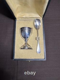 Ancien coquetier et cuillère en argent massif Minerve