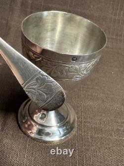 Ancien coquetier et cuillère en argent massif Minerve