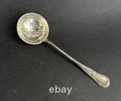 Ancien cuillère à olive saupoudreuse argent massif sterling silver minerve XIX