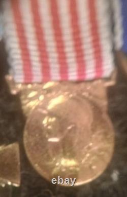 Ancienne Barrette De 8 Réductions Médailles Militaires Avec 2 Argent Massif