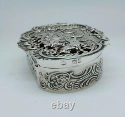 Ancienne Boîte À Pilules Anglaise Argent Massif Décoré Carrosse Maison Silver