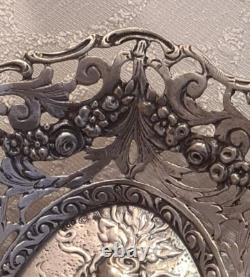 Ancienne Coupé En Argent Massif Décor Floral