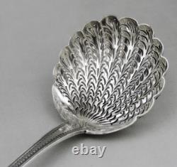 Ancienne Cuillère Saupoudreuse en argent massif poinçon Vieillard 1819-1838
