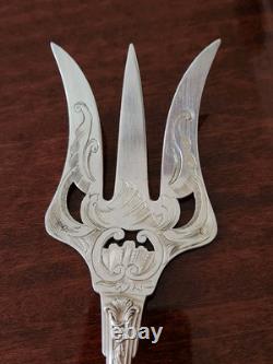 Ancienne Fourchette à Découper / à Poisson Argent Massif Tête de Mercure 122 g