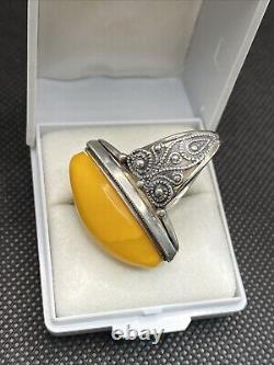 Ancienne Grosse Bague En Argent Massif et Ambre de la Baltique