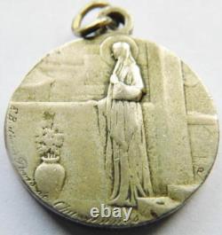 Ancienne Médaille Sainte en Argent Massif par Pénine Sainte Geneviève Patronn