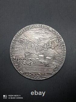 Ancienne Médaille syndicat industrie en argent massif signée ch. Pillet 115 Gr