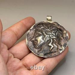 Ancienne amulette pendentif empereur grec romain en argent massif