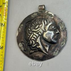 Ancienne amulette pendentif image roi grecque romaine en argent massif