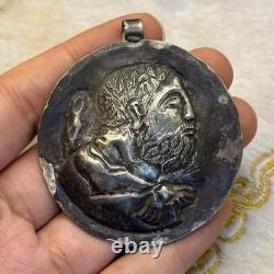 Ancienne amulette pendentif portrait empereur romain en argent massif