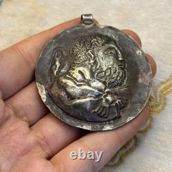 Ancienne amulette pendentif portrait empereur romain en argent massif