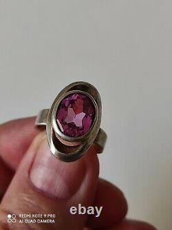 Ancienne bague en argent massif et pierre rose à identifier