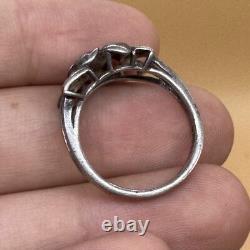 Ancienne bague romaine romaine en argent massif motif fleurs ancienne rare