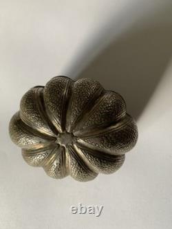 Ancienne boite a betel argent massif silver antique nut box