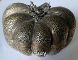 Ancienne boite a betel argent massif silver antique nut box