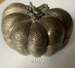 Ancienne boite a betel argent massif silver antique nut box
