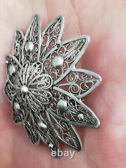 Ancienne broche Fleur en argent massif ajourée