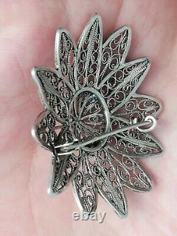 Ancienne broche Fleur en argent massif ajourée