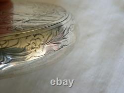 Ancienne gr boite argent massif tabatière decor romantique (le printemps) 83 gr