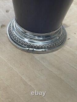 Ancienne paire de vases en porcelaine de Sèvres et argent massif minerve