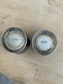 Ancienne paire de vases en porcelaine de Sèvres et argent massif minerve
